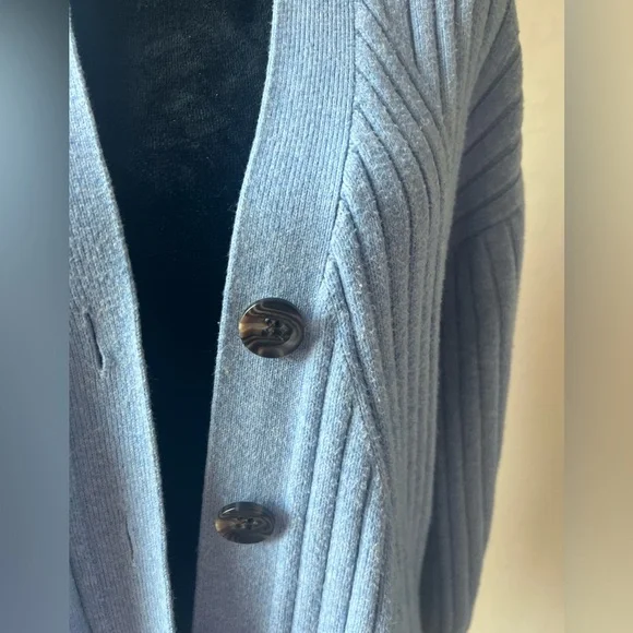 CAbi Scenic Cardigan Sweater Elegant Knitwear - Picture 8 of 11